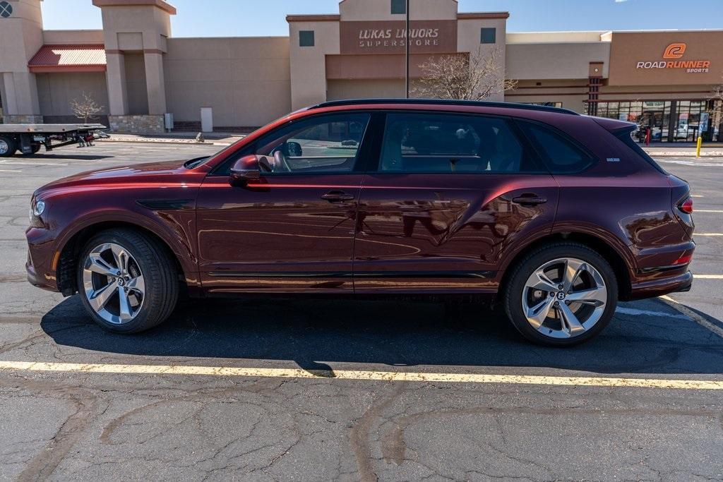 2023 Bentley Bentayga EWB Azure First Edition photo 3