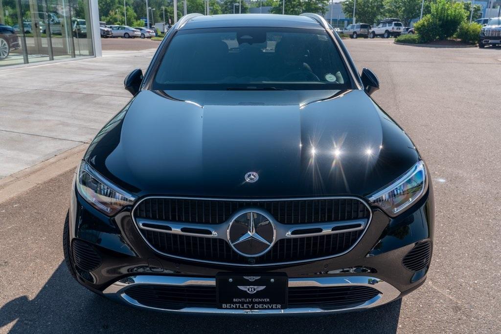 2025 Mercedes Benz GLC 300 photo 2