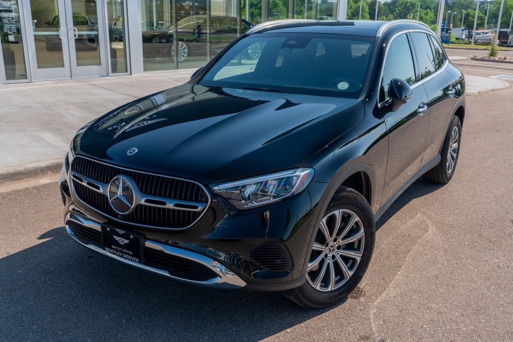 2025 Mercedes Benz GLC 300 photo 3