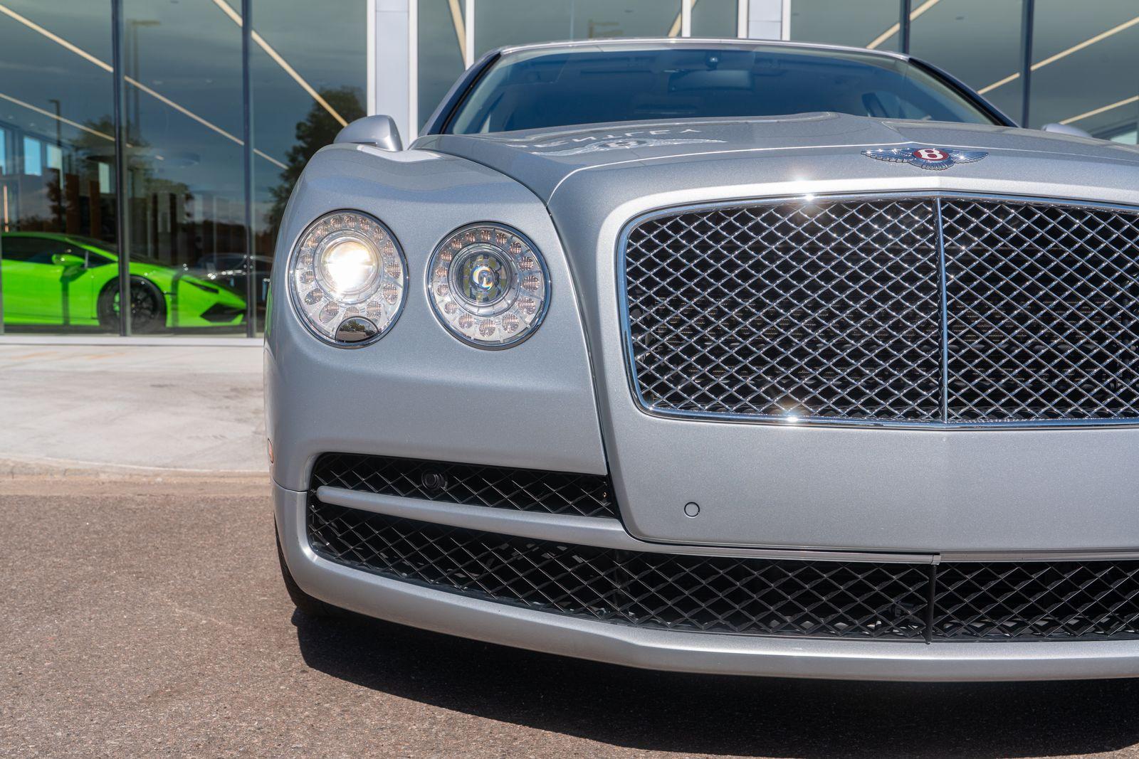 2018 Bentley Flying Spur V8 photo 4