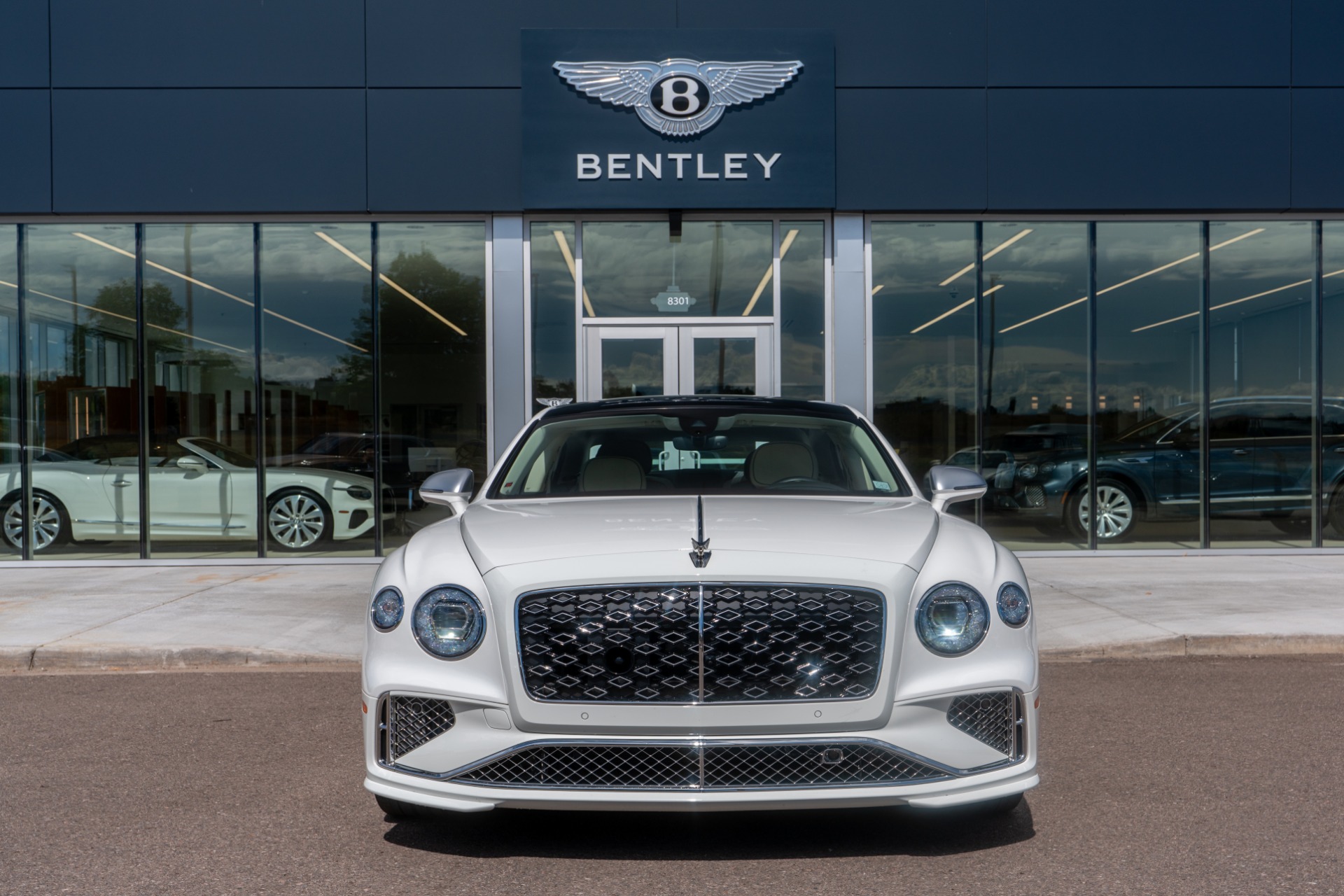 2025 Bentley Flying Spur Mulliner photo 2