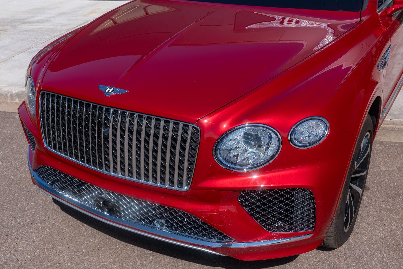 2024 Bentley Bentayga EWB Azure photo 2